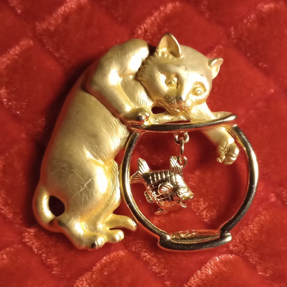 Vintage JJ Cat with paw in fish bowl gold tone brooch pin